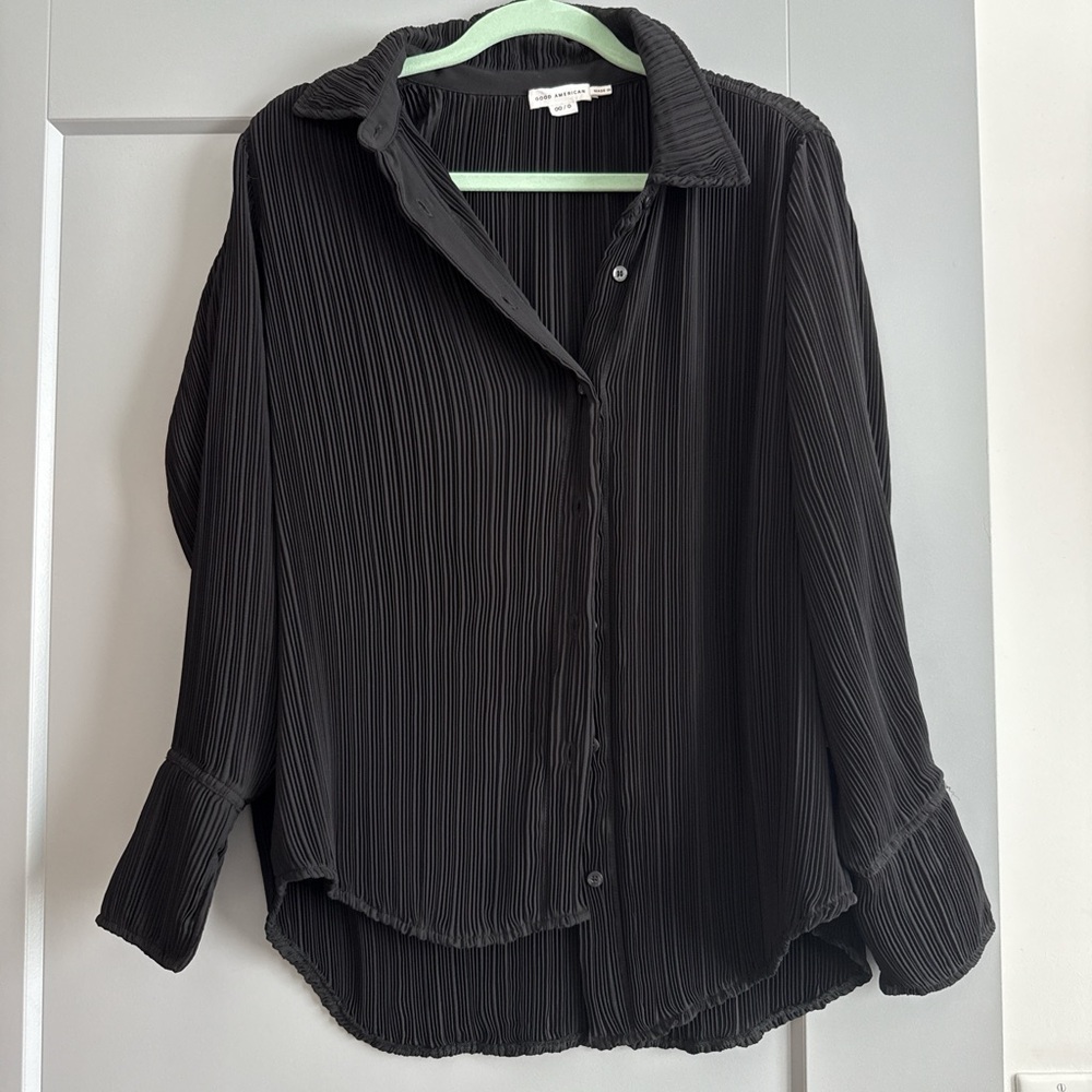 Good American Black Pleated Button Down Shirt